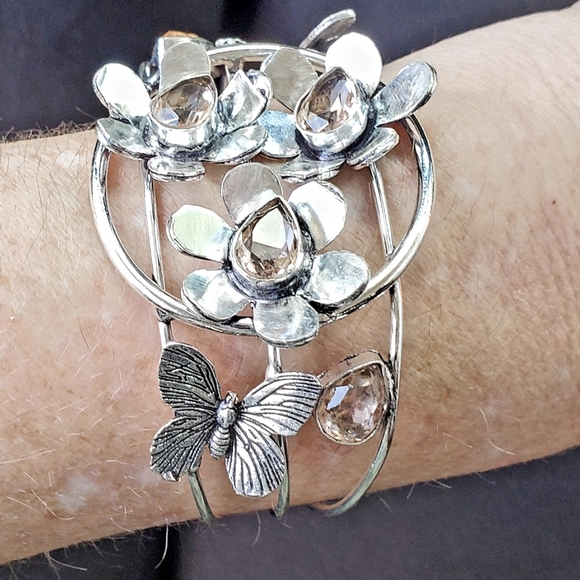 New Unique Morganite Butterflies and Flowers Silver Cuff Bracelet. - Picture 4 of 16